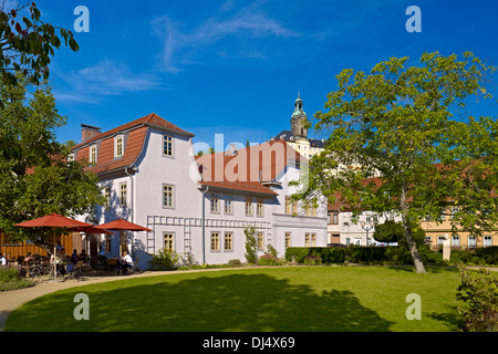 Garten der das Schillerhaus mit Heidecksburg in Rudolstadt, Thüringen, Deutschland Stockfoto