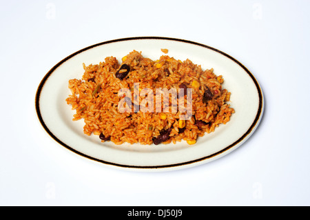 Mexikanischer Reis auf einem weißen Teller. Stockfoto