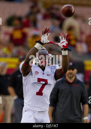 Los Angeles, CA, USA. 15. November 2013. 16. November 2013 Los Angeles, Kalifornien. Stanford Wide Receiver (7) Ty Montgomery wärmt sich vor dem Pac 12-Spiel zwischen dem vierten Rang Stanford Cardinals und die USC Trojans an der Los Angeles Memorial Coliseum in Los Angeles, Kalifornien. Die USC Trojans besiegte den Stanford Cardinals 20-17. (Obligatorische Credit: Juan Lainez / MarinMedia / Cal Sport Media) © Csm/Alamy Live-Nachrichten Stockfoto
