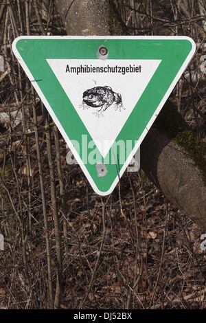 Verkehrszeichen für amphibisch Erhaltung Bereich Stockfoto