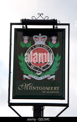 Montgomery von Alamein Pub Schild, Hampton Magna, Warwickshire, England, UK Stockfoto