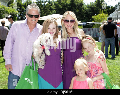 John Lind, Natalie Alyn Lind, Barbara Alyn Woods, Alyvia Alyn Lind und Emily Alyn Lind Debbie Durkin Celebrity Musik Hospitality Lounge präsentiert von Gibson-Gitarre nutzen Musik rettet Leben Los Angeles, Kalifornien - 01.06.12 Stockfoto