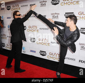 Jean-Claude Van Damme und Kristopher Van Damme Spike TV 2012 statt "Guys Choice" in den Sony Studios - Ankünfte Culver City, Kalifornien - 02.06.12 Stockfoto