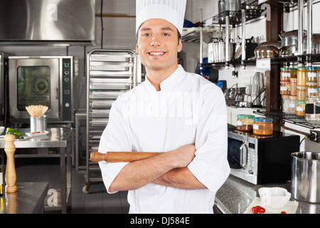 Glücklich männlich-Chef In der Küche Stockfoto