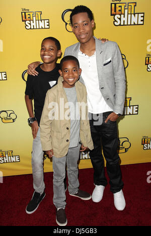 Tyrels Jackson Williams, Gast und Tyler James Williams Disneys "Let It Shine" Premiere anlässlich der Direktoren Guild von Amerika Los Angeles, Kalifornien - 05.06.12 Stockfoto