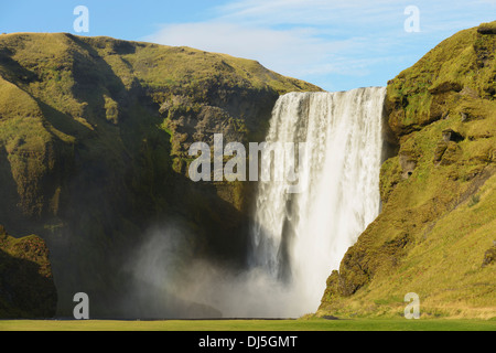 Skogafoss Wasserfall; Skogar, Rangarping Eystra, Island Stockfoto