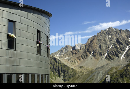 Schutzhütte in den Alpen, Schweiz Stockfoto