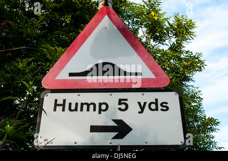 Schließen Sie herauf Bild von einer UK-Straßenschild Verwarnung für Autofahrer. Stockfoto