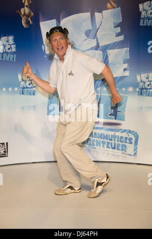 Otto Waalkes bei Pressekonferenz für Sid es erste Show "Ice Age Live! Ein Mammutiges Abenteuer "am Kehrwieder Theater. Hamburg, Deutschland - 05.09.2012 Stockfoto