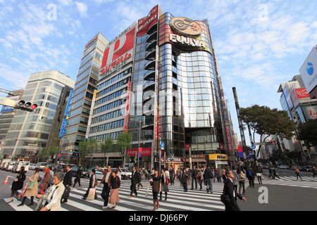 Japan, Tokio, Ginza, Straßenszene, Menschen, Stockfoto