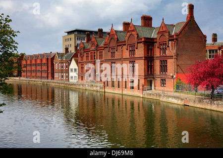 Die Böschung, Fluss Great Ouse, Bedford Stadt; Bedfordshire County, England, UK Stockfoto