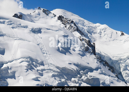 Gipfel des Mont Maudit und Mont Blanc in den französischen Alpen. Stockfoto