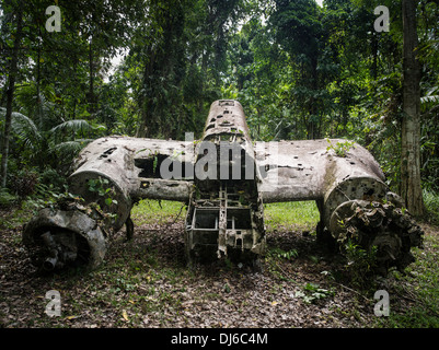 Japanische WWII Bomber Wrack in der Nähe von Madang, Papua-Neu-Guinea Stockfoto