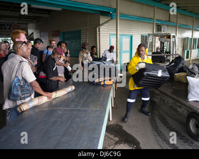 Gepäckausgabe Goroka Flughafen, Papua New Guinea Stockfoto