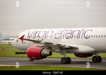 Virgin Atlantic Flugzeug am Flughafen Manchester, UK. Stockfoto