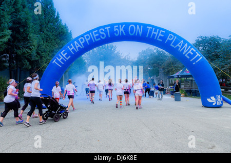 Die 5k Farbe laufen, Vancouver, August 2013. glücklichste 5k auf dem Planeten Stockfoto