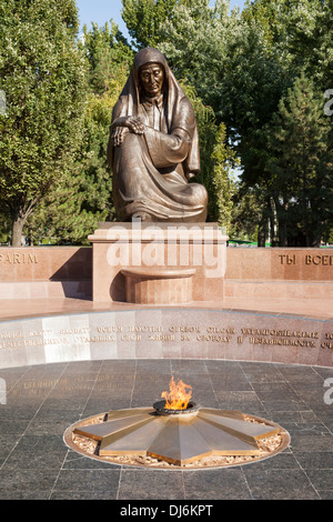 Dem zweiten Weltkrieg Memorial, Platz der Unabhängigkeit, Mustakillik Maydoni, Taschkent, Usbekistan Stockfoto