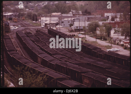 KOHLE-HOF MIT GELADENEN WAGEN BEREIT FÜR DIE AUSLIEFERUNG AN KUNDEN AUS DANVILLE, WEST VIRGINIA, IN DER NÄHE VON CHARLESTON. ES. 407 Stockfoto