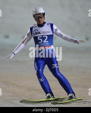 Klingethal, Deutschland. 22. November 2013. Japanischer Skispringer Daiki Ito nach der Qualifikation für die WM der Skispringer in der Vogtland-Arena in Klingethal, Deutschland, 22. November 2013. Foto: Hendrik Schmidt/Dpa/Alamy Live News Stockfoto