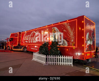 BLACKPOOL, VEREINIGTES KÖNIGREICH. 23. November 2013. Coca-Cola Weihnachtstruck in Blackpool am ersten Bein von seiner Monat lange tour rund um das Vereinigte Königreich. Bildnachweis: Sue Burton/Alamy Live-Nachrichten Stockfoto