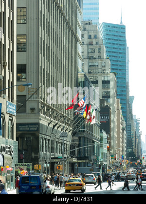 Lexington Avenue mit Bloomingdales Flagship Store, NYC 2013 Stockfoto