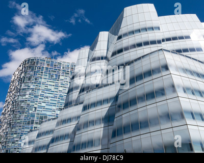 Frank Gehry-Gebäude und 100 Eleventh Avenue Eigentumswohnung in Chelsea, NYC Stockfoto