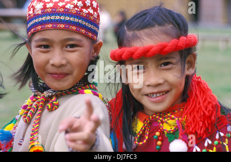 jungen Teilnehmer im Aboriginal Dance, Taiwan Stockfoto