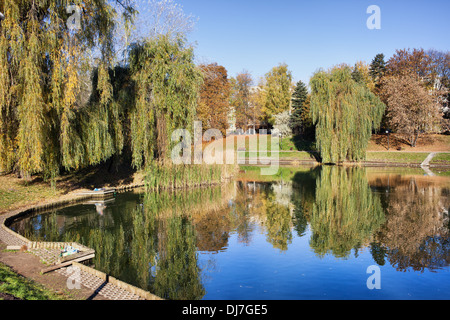 See im Moczydlo Park, Stadt von Warschau, Polen. Stockfoto