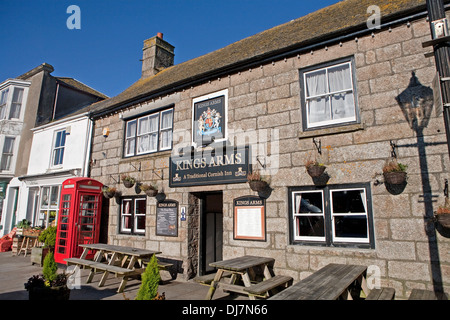 Kings Arms, einem traditionellen kornischen Pub in St nur Cornwall UK Stockfoto