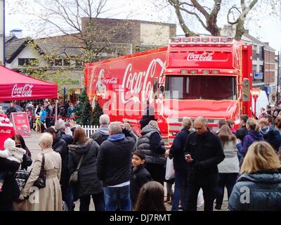 Preston, UK. 24. November 2013. Coca-Cola Weihnachtstruck kommt bei Preston auf seiner Monat lange tour rund um das Vereinigte Königreich. Bildnachweis: Sue Burton/Alamy Live-Nachrichten Stockfoto