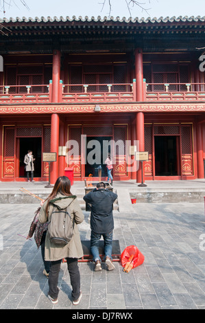 Yonghe-Tempel, auch bekannt als Yonghe Lamasery oder einfach Lama-Tempel in Peking, China Stockfoto