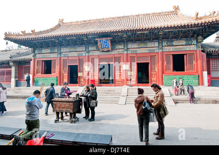 Yonghe-Tempel, auch bekannt als Yonghe Lamasery oder einfach Lama-Tempel in Peking, China Stockfoto