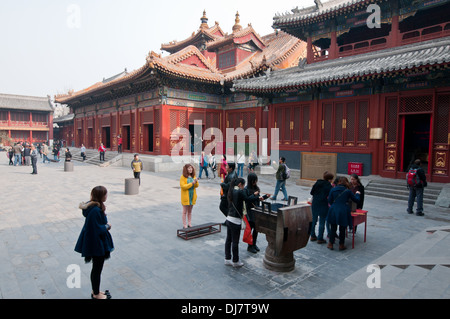 Yonghe-Tempel, auch bekannt als Yonghe Lamasery oder einfach Lama-Tempel in Peking, China Stockfoto