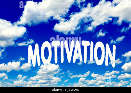 Motivation-Wolken am blauen Himmel Stockfoto