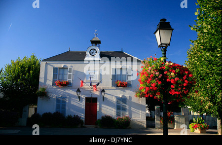 French Mairie - Rathaus in einem kleinen Dorf. Stockfoto