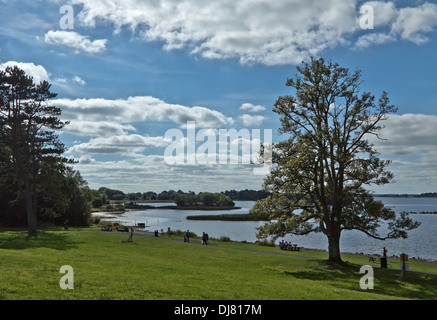 Blick vom Garten des Herrn Belvedere Jagdschlosses am Lough Ennell, Mullingar, Westmeath, Irland. Stockfoto