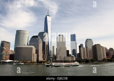 Skyline von Manhattan aus dem Hudson River in New York Stockfoto