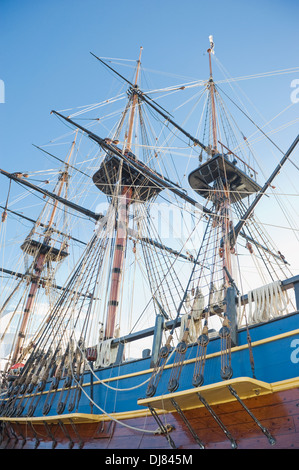 Masten, Segel und Takelage von einem alten Segelschiff Stockfoto