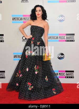 Katy Perry im Ankunftsbereich für 2013 AMERICAN MUSIC AWARDS (AMAs) - Ankünfte, Nokia Theatre L.A. Live, Los Angeles, CA 24. November 2013. Foto von: Dee Cercone/Everett Collection Stockfoto