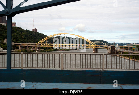 Stadt der Brücken über den Monongahela Fluss, Pittsburgh, Pennsylvania, USA Stockfoto