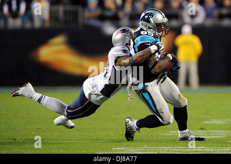 Charlotte, NC, USA. 25. November 2013. 18. November 2013: Carolina Panthers Wide Receiver Steve Smith #89 und New England Patriots Cornerback Aqib Talib #31 während der NFL Football-Spiel zwischen den New England Patriots und die Carolina Panthers bei Bank of America Stadium, Charlotte, NC. Bildnachweis: Csm/Alamy Live-Nachrichten Stockfoto