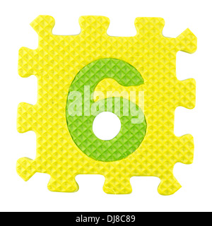 Nummer sechs, Alphabet Puzzle isoliert auf weißem Hintergrund mit Beschneidungspfad. Stockfoto