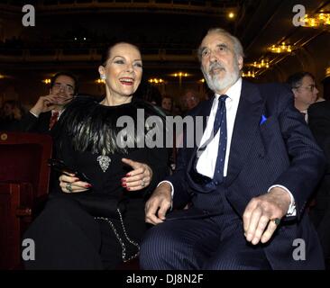 Christopher Lee und seiner Frau Birgit beim Festakt zum 100. Geburtstag des Mont Blanc in Hamburg. Stockfoto