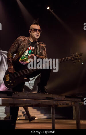 Assago Mailand Italien. 23. November 2013. Die US-amerikanische Rock-Band AVENGED SEVENFOLD im Mediolanum Forum Credit tritt: Rodolfo weitertransferiert/Alamy Live News Stockfoto
