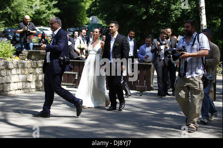 Anna Maria Lagerblom und Bushido feiern Sie ihre Hochzeit in Fischerhütte Restaurant in Zehlendorf. Berlin, Deutschland - 23.05.2012 Stockfoto
