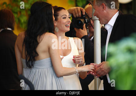 Anna Maria Lagerblom und Bushido feiern Sie ihre Hochzeit in Fischerhütte Restaurant in Zehlendorf. Berlin, Deutschland - 23.05.2012 Stockfoto