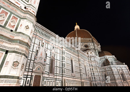 Kathedrale von Florenz, Dom Santa Maria del Fiore mit Brunelleschi die Kuppel, UNESCO-Weltkulturerbe bei Nacht Florenz, Toskana Stockfoto