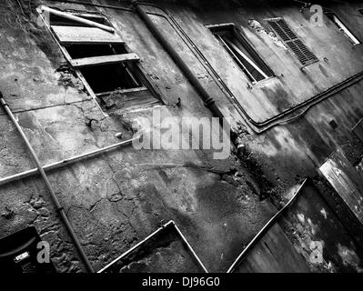 Alten verlassenen Gebäude in Gibraltar. Schwarz / weiß Bild. Stockfoto