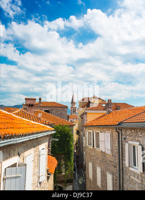 Blick auf Straße in der Altstadt Budva, Montenegro Stockfoto