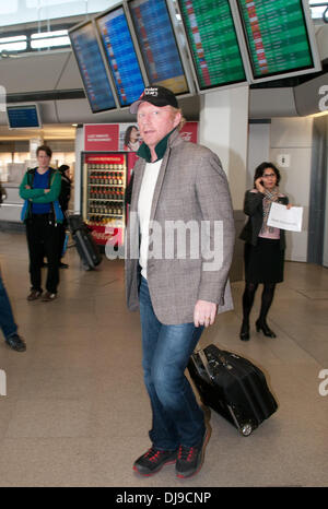 Boris Becker am Flughafen Tegel ankommen. Berlin, Deutschland - 16.04.2012 Stockfoto